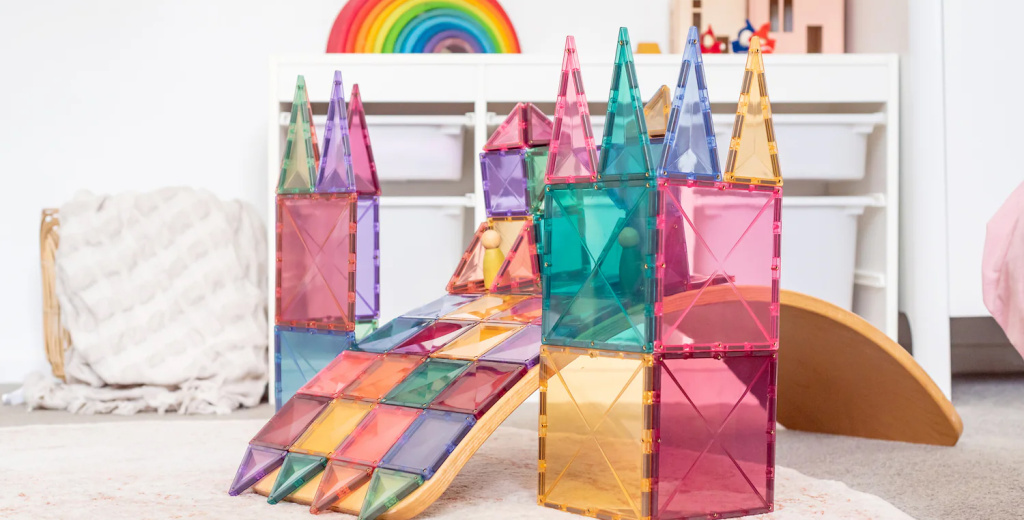 Магнитные конструкторы стимулируют воображение и учат строить объемные конструкции