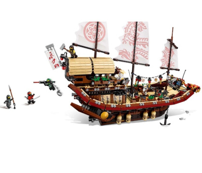 Конструктор Ninjago «Летающий корабль Мастера Ву»