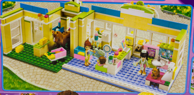 Конструктор Френдс «Ветеринарная клиника Хартлэйк Сити»