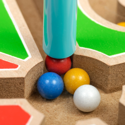 Магнитный лабиринт Мир Деревянных Игрушек "Цвета"