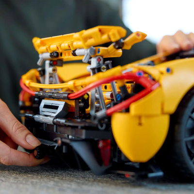 Конструктор Technic «Спорткар McLaren P1»