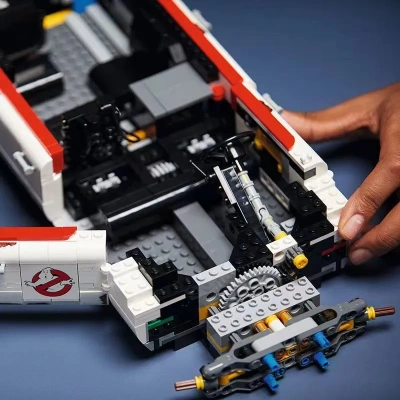 Конструктор Creator «Автомобиль Охотников за привидениями ECTO-1»