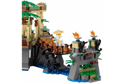 Конструктор Ninjago «Битва Гармадона и Мастера Ву»