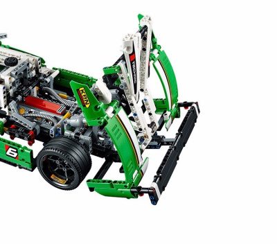 Конструктор Technic «Гоночный автомобиль» зеленый с двигателем