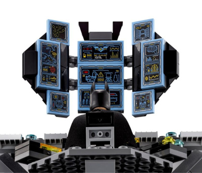 Конструктор Batman «Нападение на Бэтпещеру»