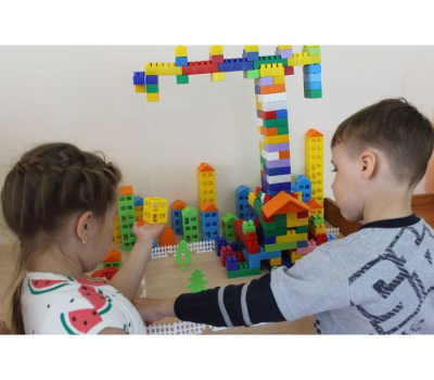 Конструктор Полесье Строитель (407 элементов) в контейнере