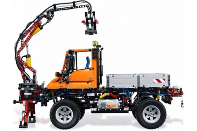 Конструктор Technic «Mercedes-Benz Unimog U400»