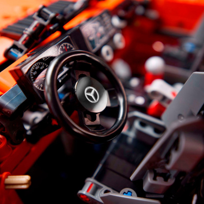 Конструктор Technic «Mercedes-Benz G 500 PROFESSIONAL Line»