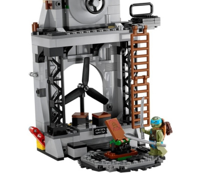 Конструктор Черепашки-ниндзя «Вторжение в логово черепашек»