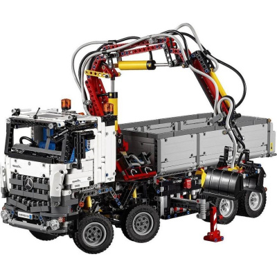 Конструктор Technic «Грузовик Mercedes-Benz Arocs 3245»