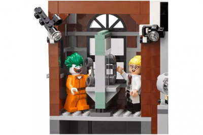 Конструктор Batman Movie «Лечебница Аркхэм»