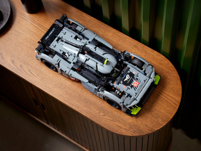 Конструктор Technic «Peugeot 9x8 Hypercar»