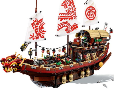 Конструктор Ninjago «Летающий корабль Мастера Ву»