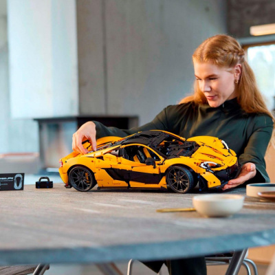 Конструктор Technic «Спорткар McLaren P1» Конструктор Technic «Спорткар McLaren P1»